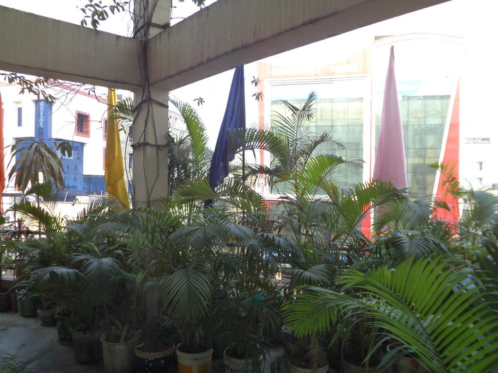 Hotel Mahalaxmi Indo Myanmar Guwahati Exterior foto