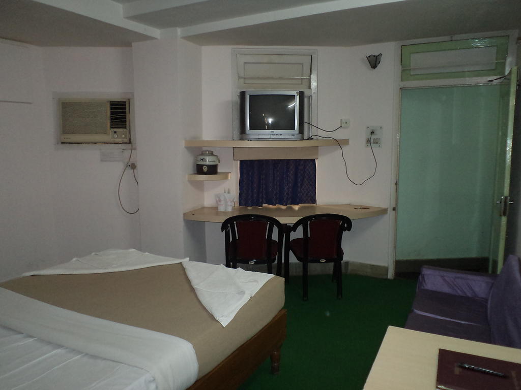 Hotel Mahalaxmi Indo Myanmar Guwahati Habitación foto