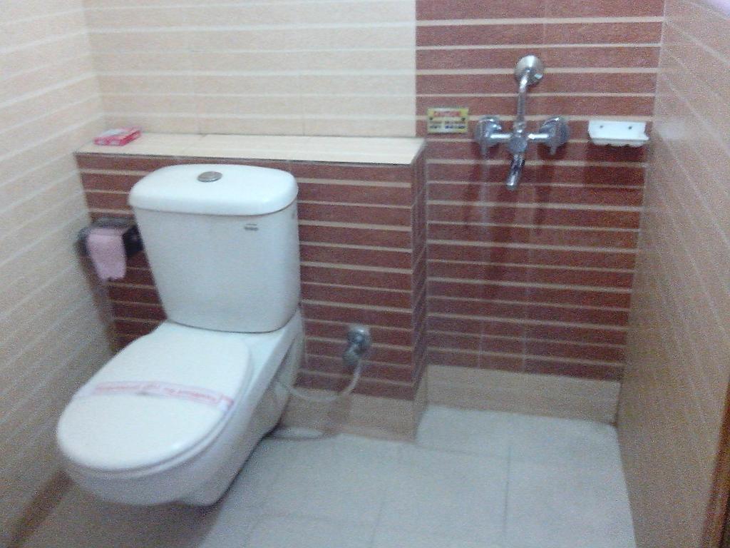 Hotel Mahalaxmi Indo Myanmar Guwahati Habitación foto