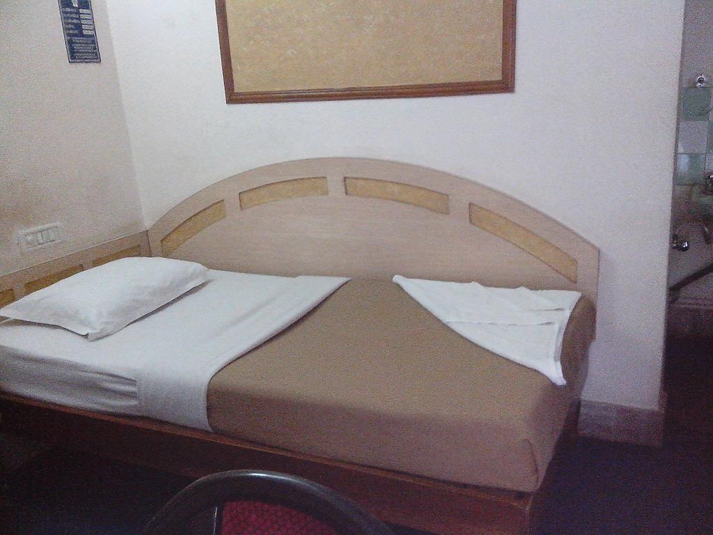 Hotel Mahalaxmi Indo Myanmar Guwahati Habitación foto