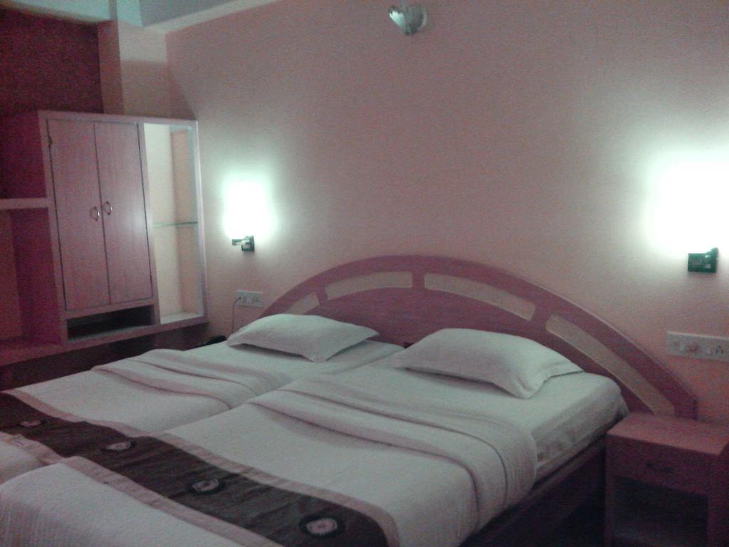 Hotel Mahalaxmi Indo Myanmar Guwahati Exterior foto