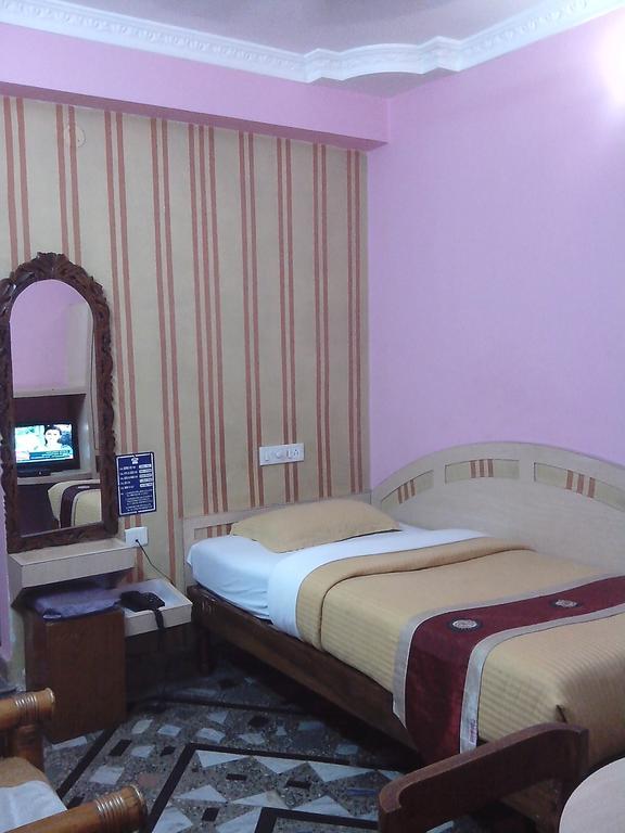 Hotel Mahalaxmi Indo Myanmar Guwahati Exterior foto