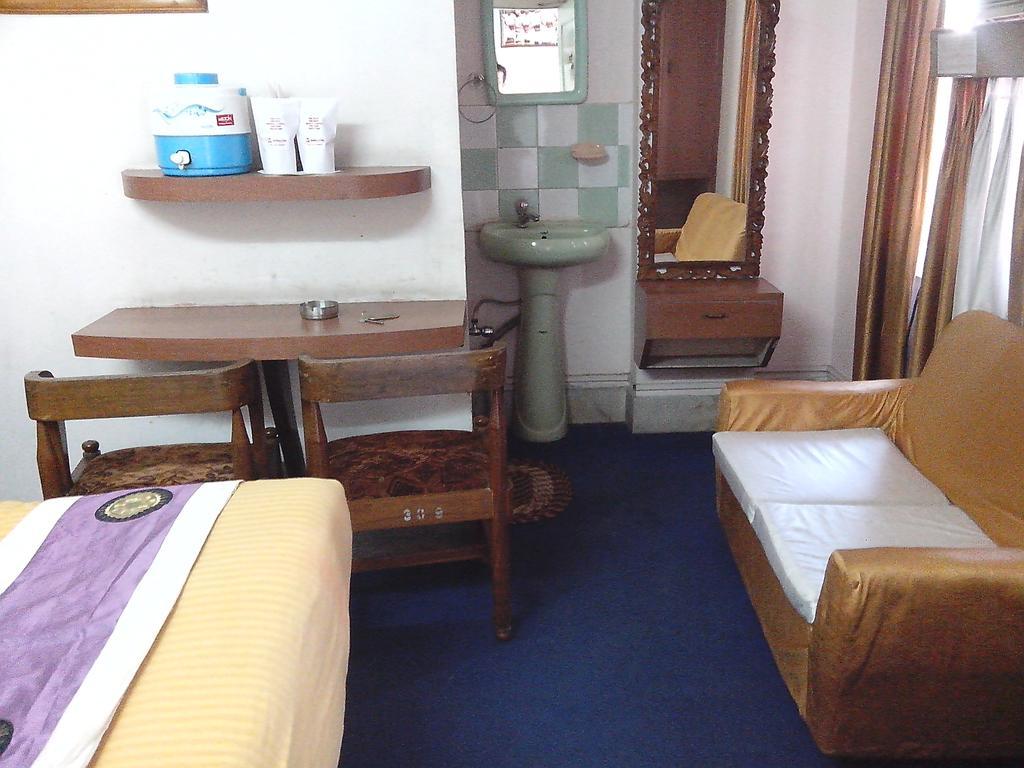 Hotel Mahalaxmi Indo Myanmar Guwahati Exterior foto